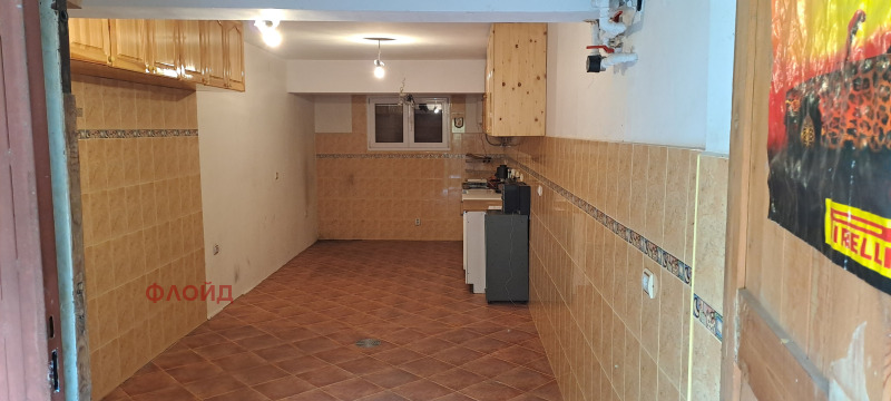 Продава ГАРАЖ, ПАРКОМЯСТО, град София, Карпузица • 39900 € / 78037.62 лв. • 73711398 1 — Holmes.bg Продава ГАРАЖ, ПАРКОМЯСТО, град София, Карпузица • 39900 € / 78037.62 лв. • 73711398 1