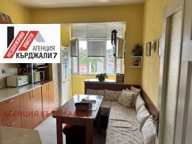 Продава 3-стаен, град Кърджали
