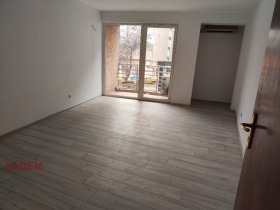 Продажба на тристайни апартаменти в град Кюстендил - изображение 13 