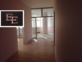 Продава 4-стаен, град София