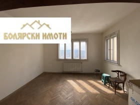 Продава етаж от къща град Велико Търново Център - [1] 