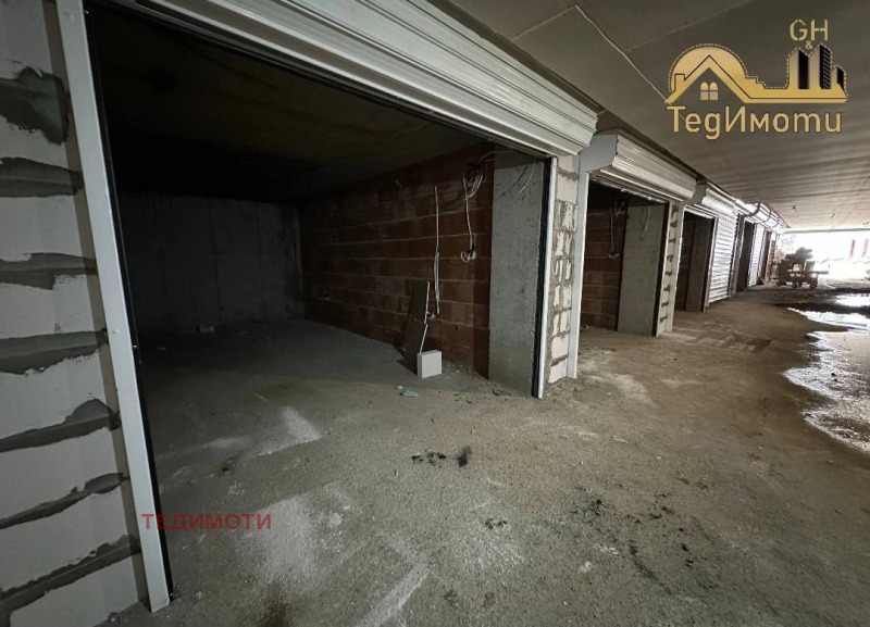 Продава ГАРАЖ, ПАРКОМЯСТО, град Стара Загора, Железник - център • 24000 € / 46939.92 лв. • 93401442 1 — Holmes.bg Продава ГАРАЖ, ПАРКОМЯСТО, град Стара Загора, Железник - център • 24000 € / 46939.92 лв. • 93401442 1