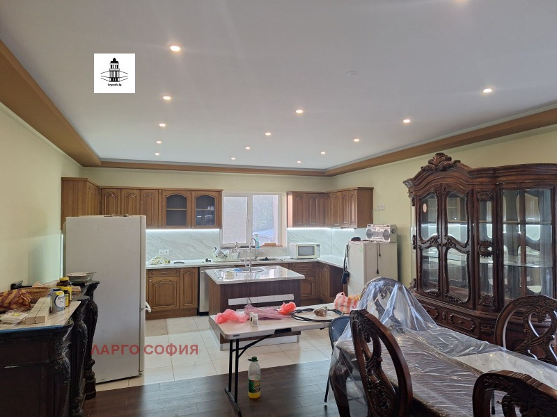 Продава КЪЩА, област Пазарджик, с. Церово • 450000 € • 26968437 1 — Holmes.bg Продава КЪЩА, област Пазарджик, с. Церово • 450000 € • 26968437 1