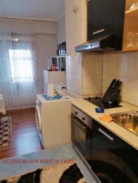 Продажба на едностайни апартаменти в град Добрич - изображение 4 