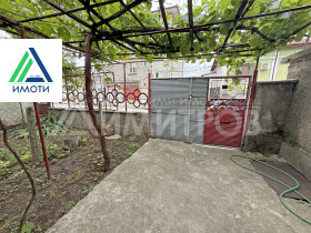 Обява Продава ЕТАЖ ОТ КЪЩА,гр. Нови пазар, област Шумен