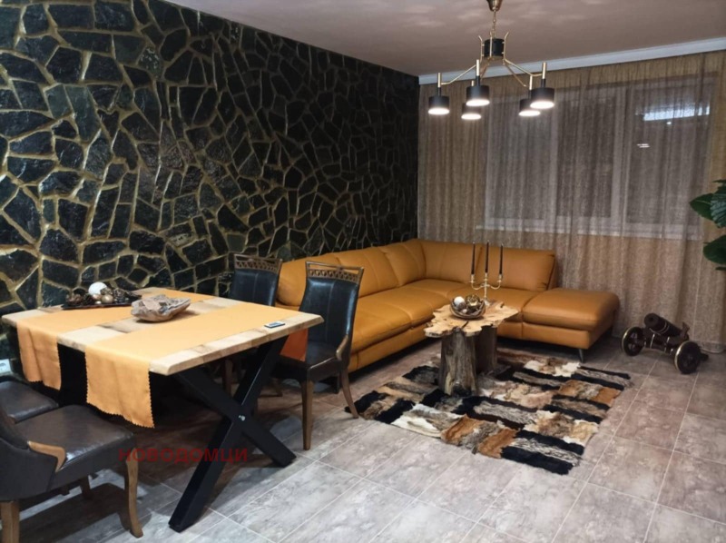 Продава 2-СТАЕН, град Шумен, Добруджански • 130000 € / 254257.90 лв. • 36434985 1 — Holmes.bg Продава 2-СТАЕН, град Шумен, Добруджански • 130000 € / 254257.90 лв. • 36434985 1