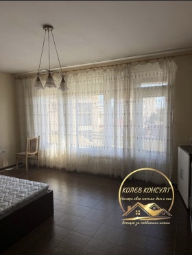 Продава Етаж от къща, гр. Първомай