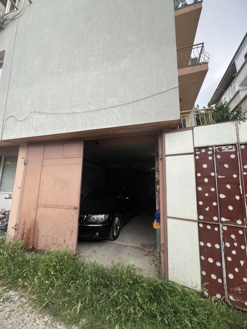 Продава ГАРАЖ, ПАРКОМЯСТО, град Плевен, Сторгозия • 35000 € / 68454.05 лв. • 14256484 1 — Holmes.bg Продава ГАРАЖ, ПАРКОМЯСТО, град Плевен, Сторгозия • 35000 € / 68454.05 лв. • 14256484 1