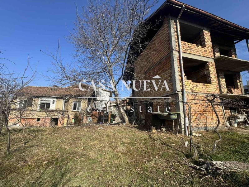 Продава КЪЩА, град Перник, Църква • 180000 € / 352049.40 лв. • 39239174 1 — Holmes.bg Продава КЪЩА, град Перник, Църква • 180000 € / 352049.40 лв. • 39239174 1