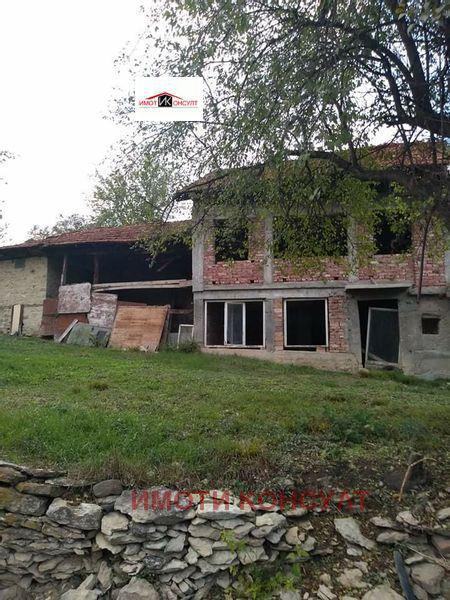 Продава  Къща, област Велико Търново, с. Леденик • 52 000 EUR • ID 82206357 — holmes.bg - [1] 
