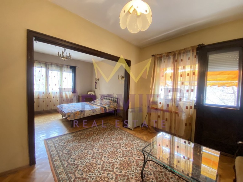 Продава ЕТАЖ ОТ КЪЩА, град София, Павлово • 279000 € / 545676.57 лв. • 12246677 1 — Holmes.bg Продава ЕТАЖ ОТ КЪЩА, град София, Павлово • 279000 € / 545676.57 лв. • 12246677 1