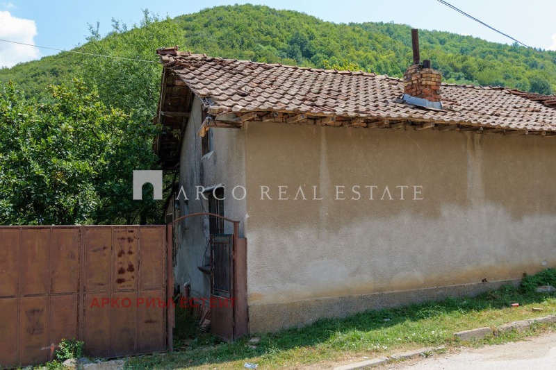 Продава КЪЩА, област София, с. Врачеш • 35000 € / 68454.05 лв. • 73709051 1 — Holmes.bg Продава КЪЩА, област София, с. Врачеш • 35000 € / 68454.05 лв. • 73709051 1