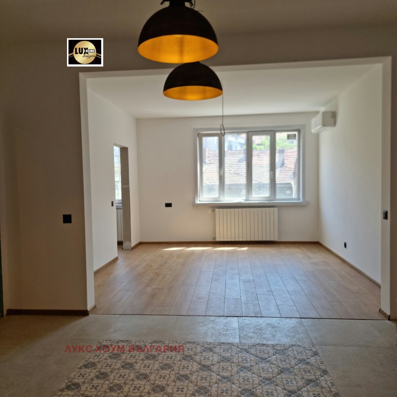 Продава 4-СТАЕН, град София, Център • 599000 € / 1171542.17 лв. • 51868118 1 — Holmes.bg Продава 4-СТАЕН, град София, Център • 599000 € / 1171542.17 лв. • 51868118 1