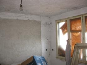 Продажба на имоти в с. Ивайло, област Пазарджик - изображение 2 