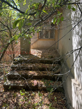 Продава 4-стаен, с. Граничар