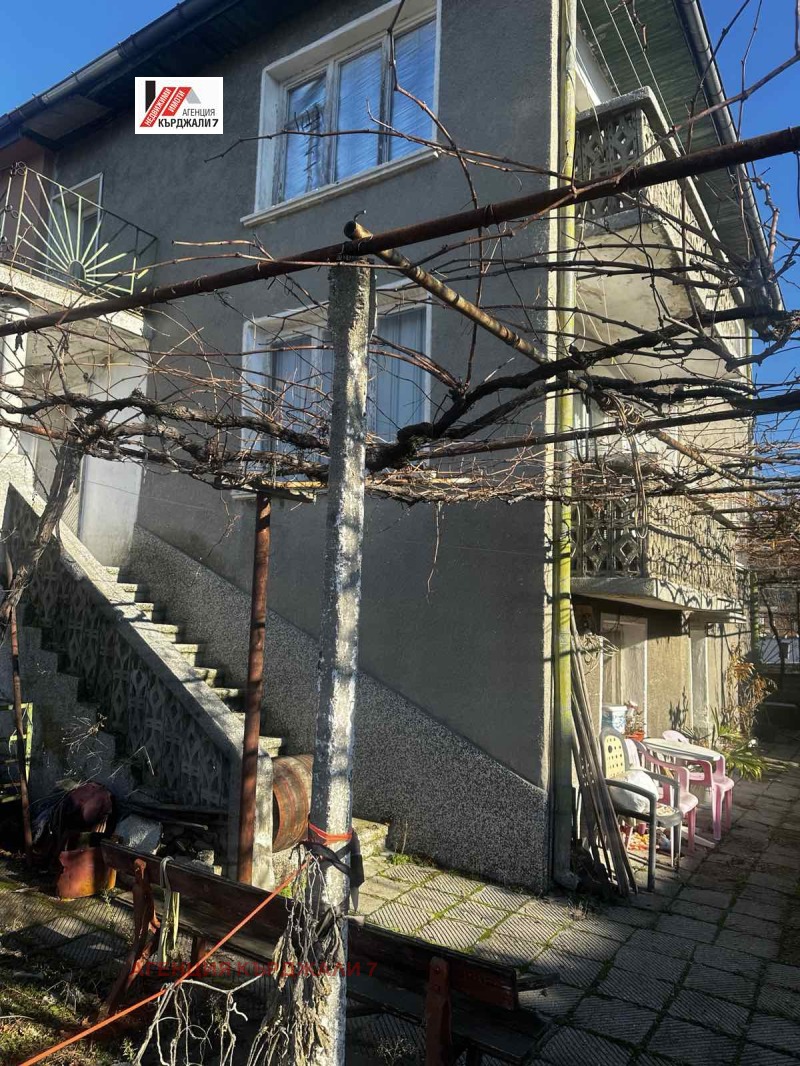 Продава КЪЩА, град Кърджали, Веселчане • 110000 € / 215141.30 лв. • 76963853 1 — Holmes.bg Продава КЪЩА, град Кърджали, Веселчане • 110000 € / 215141.30 лв. • 76963853 1