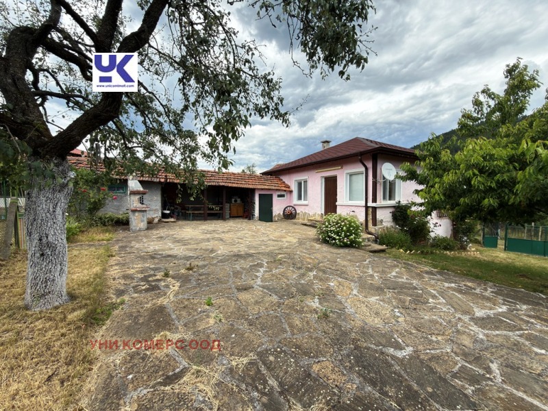 Продава КЪЩА, област Перник, с. Банище • 65000 € / 127128.95 лв. • 78903963 1 — Holmes.bg Продава КЪЩА, област Перник, с. Банище • 65000 € / 127128.95 лв. • 78903963 1