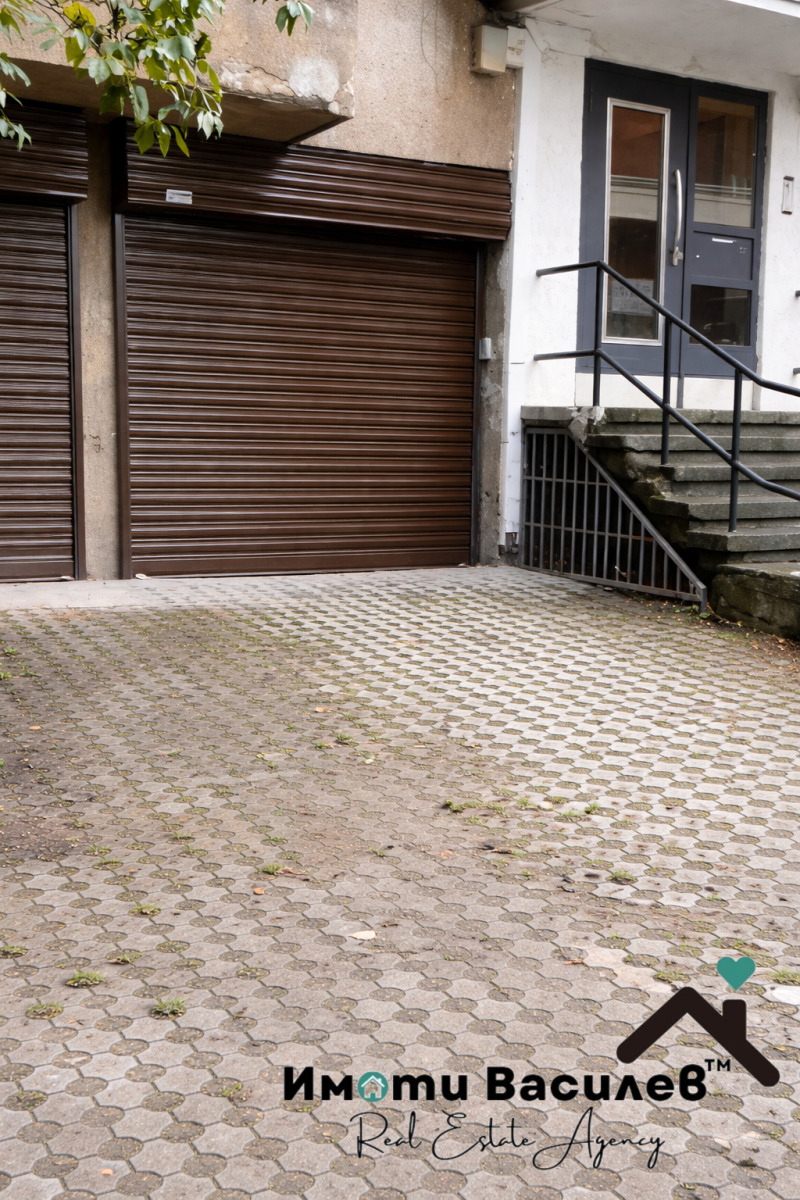 Под наем ГАРАЖ, ПАРКОМЯСТО, град София, Лозенец • 200 € / 391.17 лв. • 16893193 1 — Holmes.bg Под наем ГАРАЖ, ПАРКОМЯСТО, град София, Лозенец • 200 € / 391.17 лв. • 16893193 1