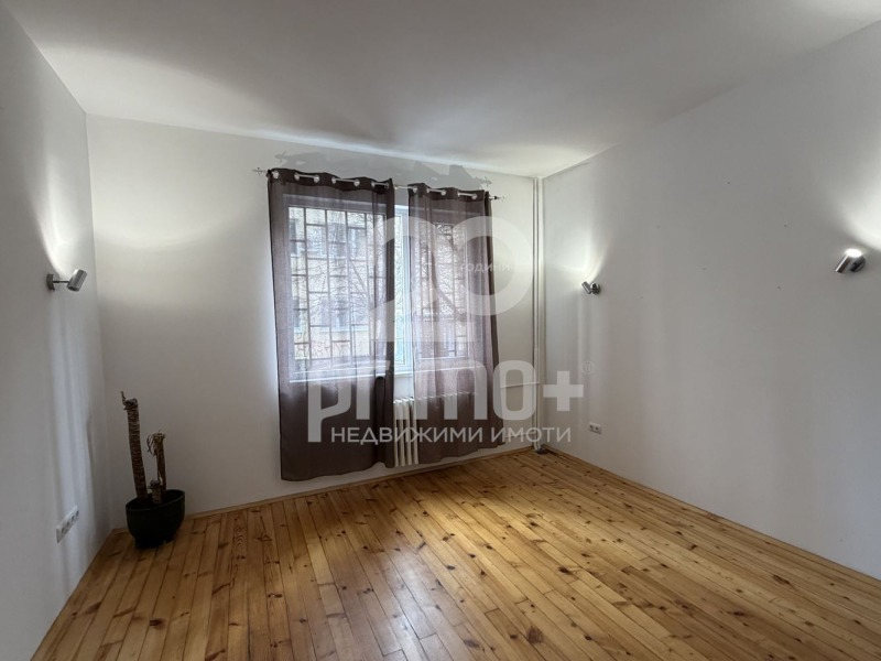 Под наем ОФИС, град София, Център • 550 € / 1075.71 лв. • 51370159 1 — Holmes.bg Под наем ОФИС, град София, Център • 550 € / 1075.71 лв. • 51370159 1