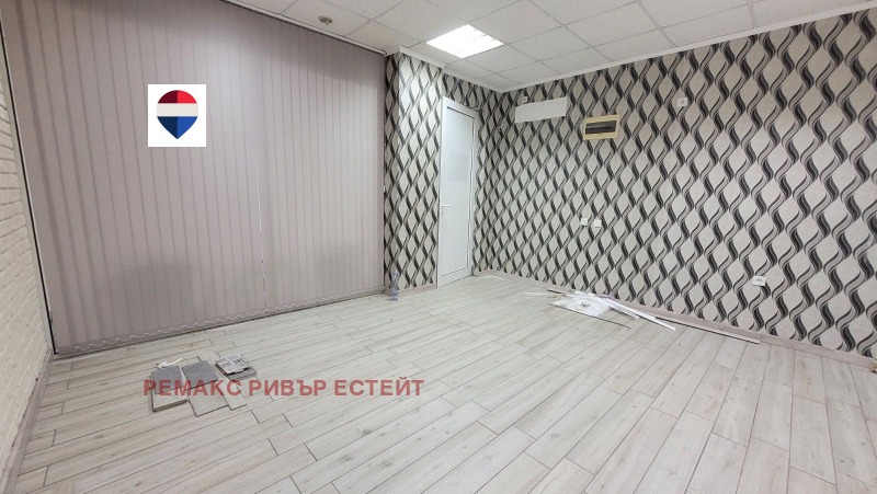 Под наем ОФИС, град Русе, Родина 1 • 190 € • 30494550 1 — Holmes.bg Под наем ОФИС, град Русе, Родина 1 • 190 € • 30494550 1