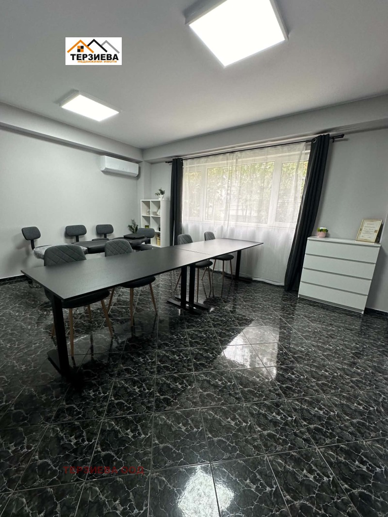 Под наем ОФИС, град Стара Загора, Индустриална зона - изток • 300 € • 62477855 1 — Holmes.bg Под наем ОФИС, град Стара Загора, Индустриална зона - изток • 300 € • 62477855 1