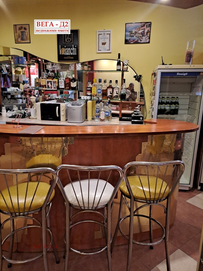 Под наем ЗАВЕДЕНИЕ, град Русе, Централен кооп. пазар • 350 € / 684.54 лв. • 23767532 1 — Holmes.bg Под наем ЗАВЕДЕНИЕ, град Русе, Централен кооп. пазар • 350 € / 684.54 лв. • 23767532 1