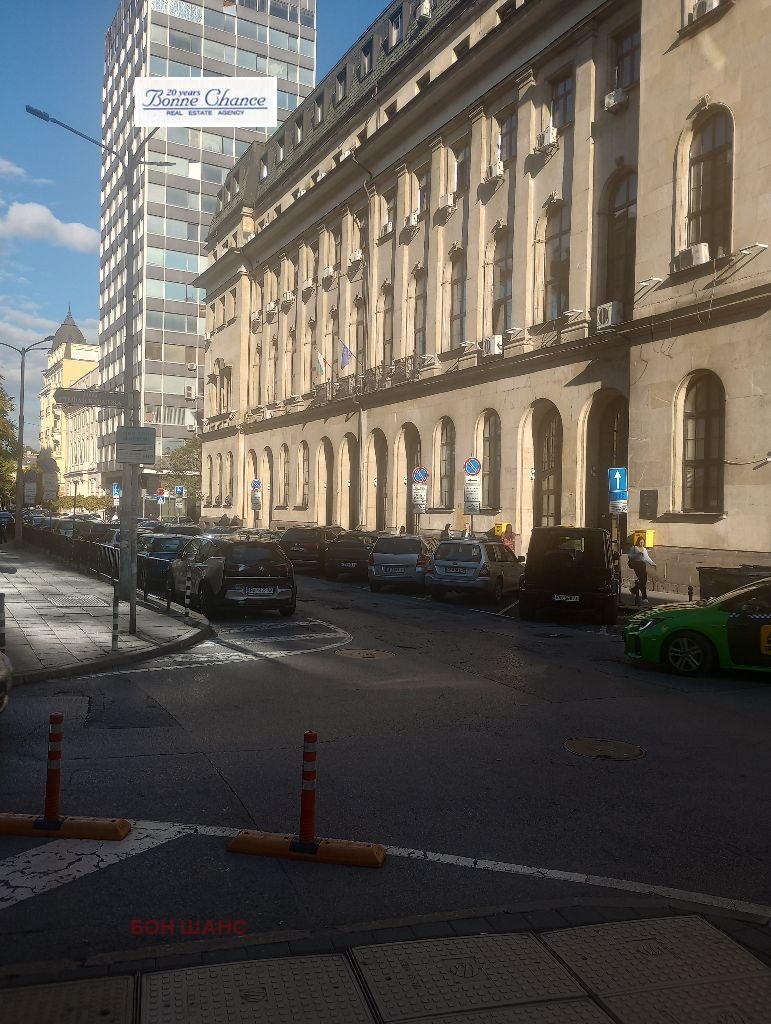 Под наем МАГАЗИН, град София, Център • 3000 € / 5867.49 лв. • 95573304 1 — Holmes.bg Под наем МАГАЗИН, град София, Център • 3000 € / 5867.49 лв. • 95573304 1