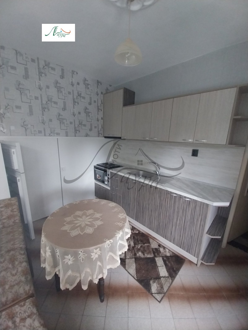 Под наем 3-СТАЕН, град Шумен, Добруджански • 380 € • 53776408 1 — Holmes.bg Под наем 3-СТАЕН, град Шумен, Добруджански • 380 € • 53776408 1