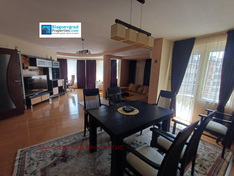 Под наем 3-СТАЕН, град Благоевград, Идеален център • 600 € • 29983930 1 — Holmes.bg Под наем 3-СТАЕН, град Благоевград, Идеален център • 600 € • 29983930 1