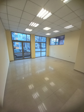 МАГАЗИН, 40 m2 - Holmes.bg МАГАЗИН, 40 m2