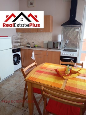 Обява Дава под наем ЕТАЖ ОТ КЪЩА,град Плевен, Широк център