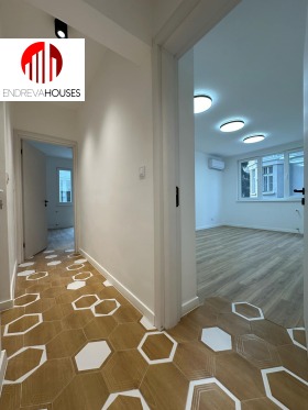 ОФИС, 67 m2 - Holmes.bg ОФИС, 67 m2
