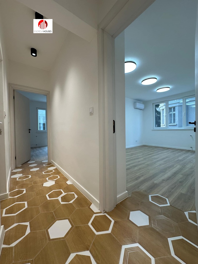 Под наем ОФИС, град София, Център • 900 € • 70323695 1 — Holmes.bg Под наем ОФИС, град София, Център • 900 € • 70323695 1
