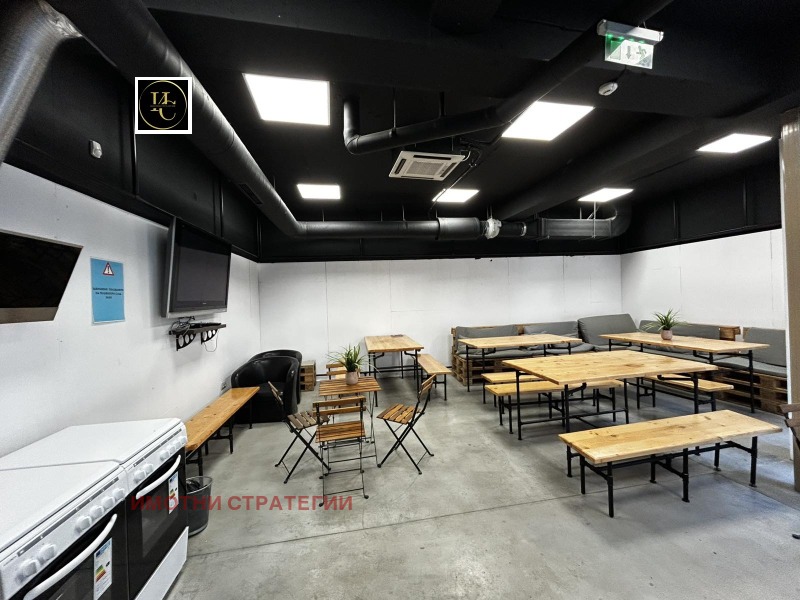 Дава под Наем Стая в град Варна, Център, 8 кв.м, 380 лв. – 194,29 €