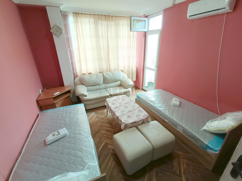 Под наем 1-СТАЕН, град Шумен, Център • 250 € / 488.96 лв. • 98302314 1 — Holmes.bg Под наем 1-СТАЕН, град Шумен, Център • 250 € / 488.96 лв. • 98302314 1
