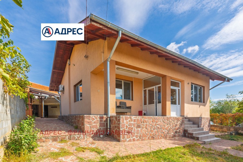 Под наем КЪЩА, област Плевен, с. Брестовец • 1300 лв. / 664.68 € • 69872287 1 — Holmes.bg Под наем КЪЩА, област Плевен, с. Брестовец • 1300 лв. / 664.68 € • 69872287 1