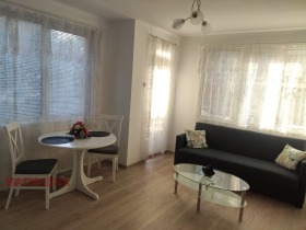 Обява Дава под наем 2-СТАЕН,град Пловдив, Център>