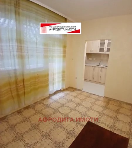 Под наем 4-СТАЕН, град Стара Загора, Център • 650 лв. / 332.34 € • 89290729 1 — Holmes.bg Под наем 4-СТАЕН, град Стара Загора, Център • 650 лв. / 332.34 € • 89290729 1