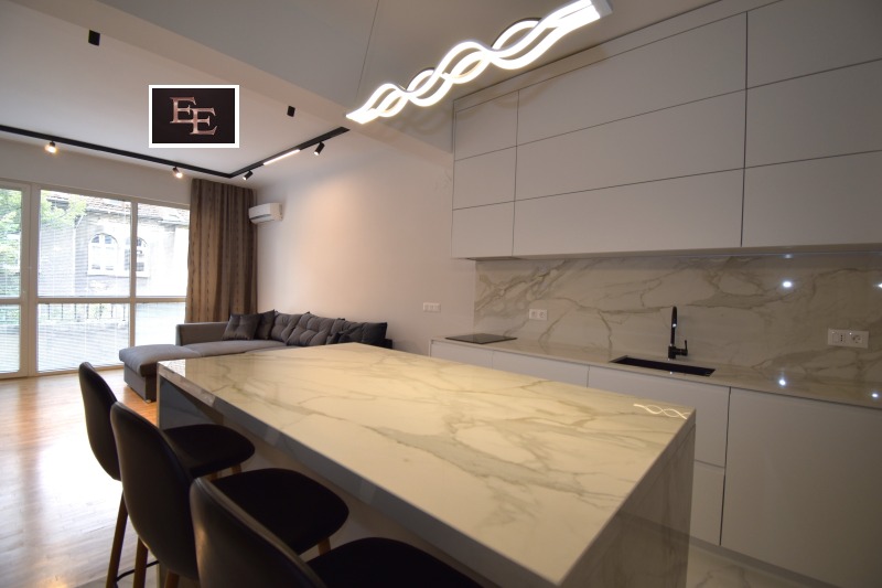 Под наем 3-СТАЕН, град София, Център • 1100 € • 52086932 1 — Holmes.bg Под наем 3-СТАЕН, град София, Център • 1100 € • 52086932 1