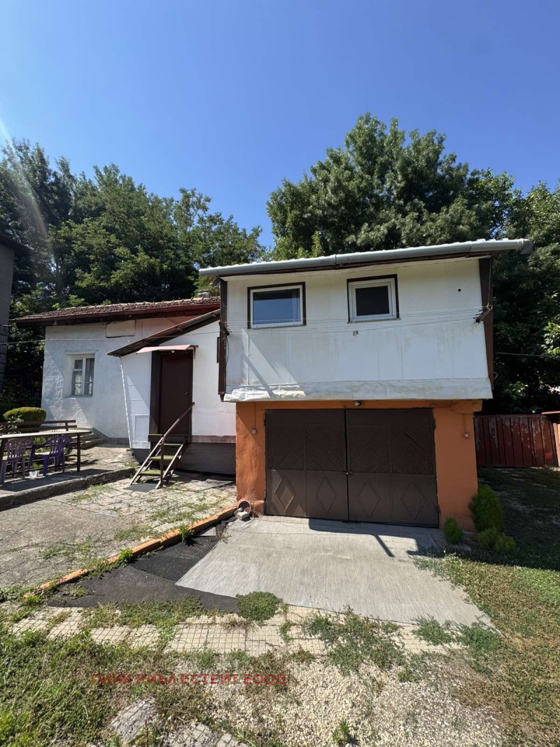 Под наем КЪЩА, град София, Филиповци • 650 € • 96402154 1 — Holmes.bg Под наем КЪЩА, град София, Филиповци • 650 € • 96402154 1