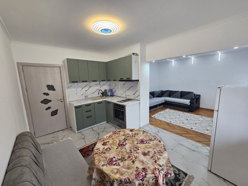 Под наем 2-СТАЕН, град Разград, Център • 750 лв. / 383.47 € • 27356231 1 — Holmes.bg Под наем 2-СТАЕН, град Разград, Център • 750 лв. / 383.47 € • 27356231 1