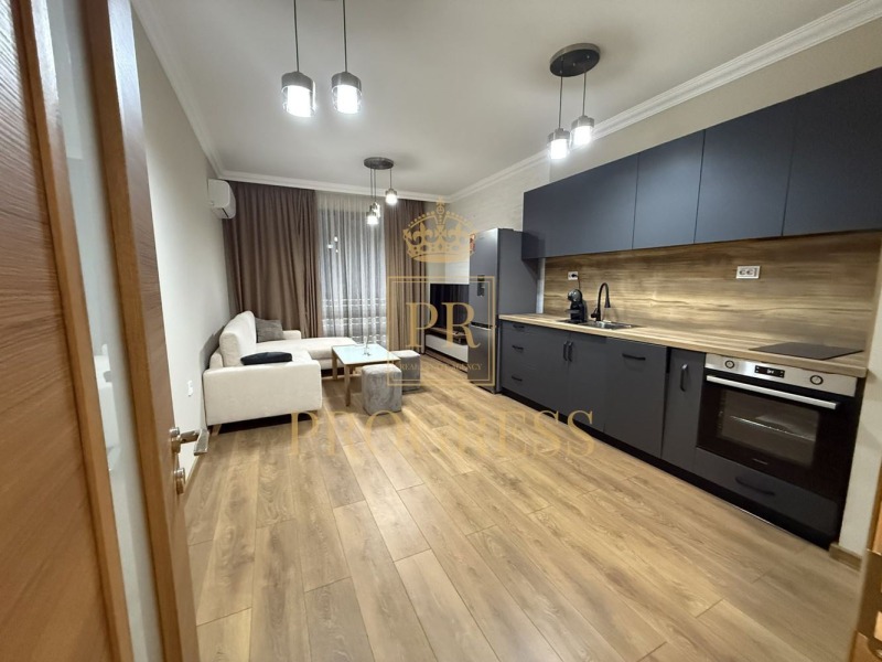 Под наем 3-СТАЕН, град Пловдив, Христо Смирненски • 800 € • 39613972 1 — Holmes.bg Под наем 3-СТАЕН, град Пловдив, Христо Смирненски • 800 € • 39613972 1