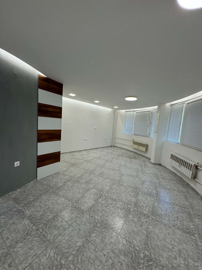 Под наем МАГАЗИН, град Плевен, Идеален център • 400 € • 67149211 1 — Holmes.bg Под наем МАГАЗИН, град Плевен, Идеален център • 400 € • 67149211 1