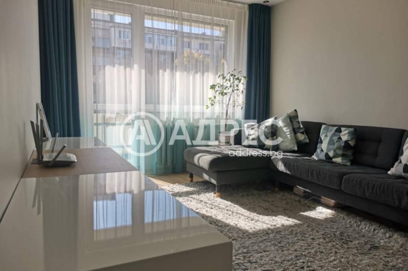 Под наем 3-СТАЕН, град София, Стрелбище • 900 € / 1760.25 лв. • 53430085 1 — Holmes.bg Под наем 3-СТАЕН, град София, Стрелбище • 900 € / 1760.25 лв. • 53430085 1