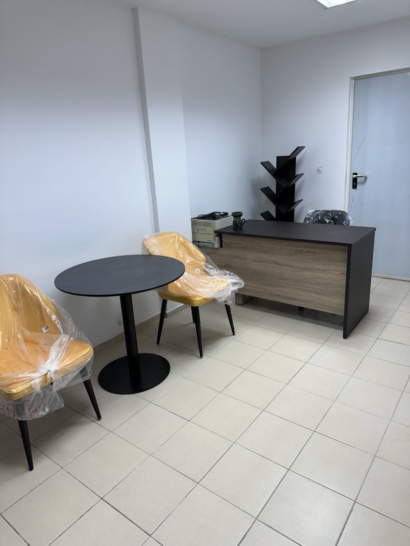 Под наем ОФИС, град Плевен, Идеален център • 81 € / 158.42 лв. • 57029704 1 — Holmes.bg Под наем ОФИС, град Плевен, Идеален център • 81 € / 158.42 лв. • 57029704 1