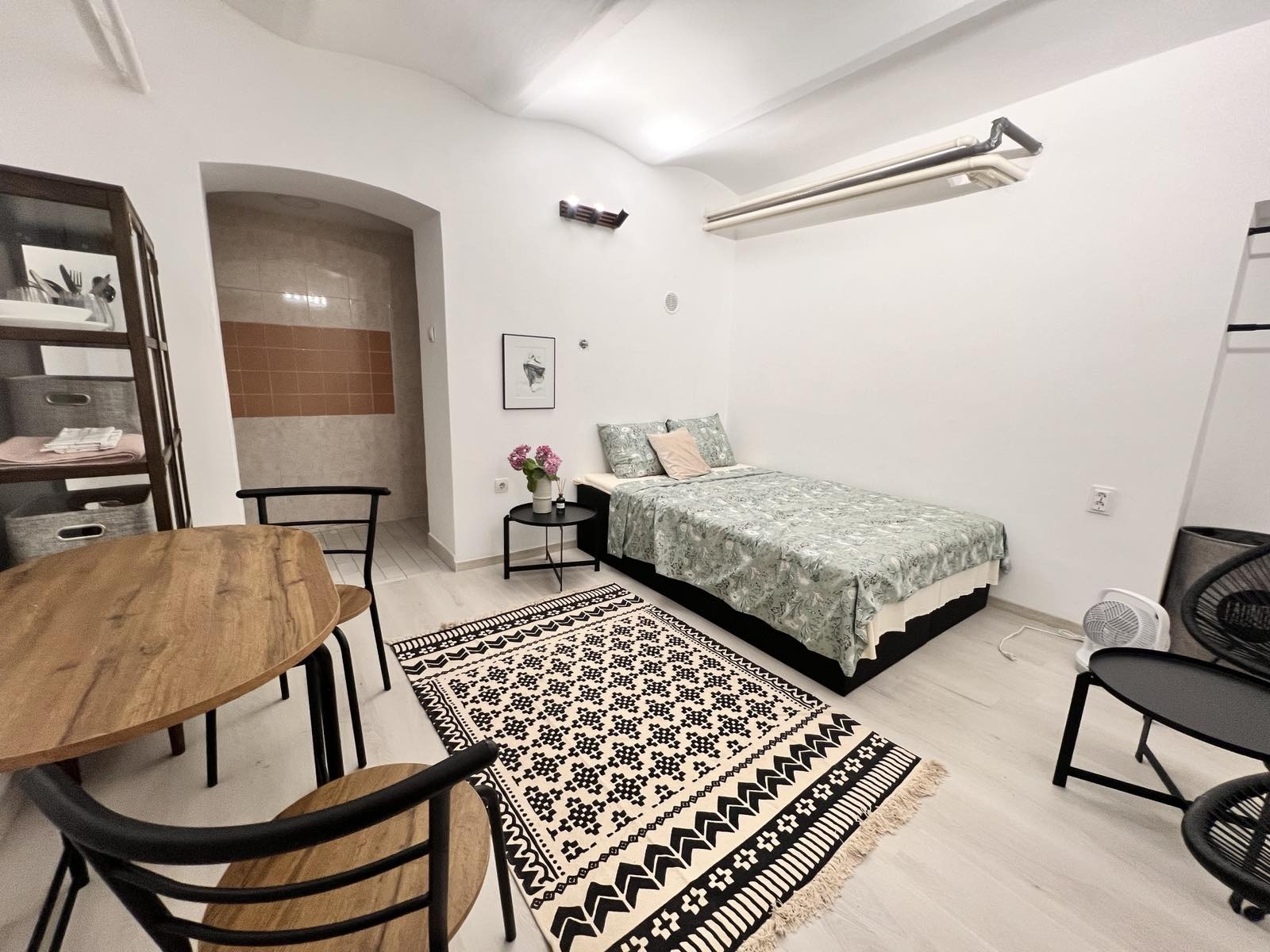 Дава под наем 1-стаен град София , Център , 15 кв.м | 93606429 — Imoti.com Дава под наем 1-стаен град София , Център , 15 кв.м | 93606429