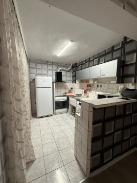 Обява Дава под наем МАГАЗИН,град Варна, Гръцка махала>