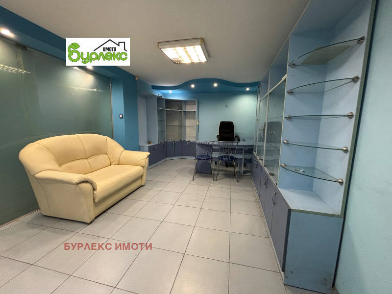 Под наем МАГАЗИН, град Варна, ХЕИ • 850 лв. / 434.60 € • 14204277 1 — Holmes.bg Под наем МАГАЗИН, град Варна, ХЕИ • 850 лв. / 434.60 € • 14204277 1