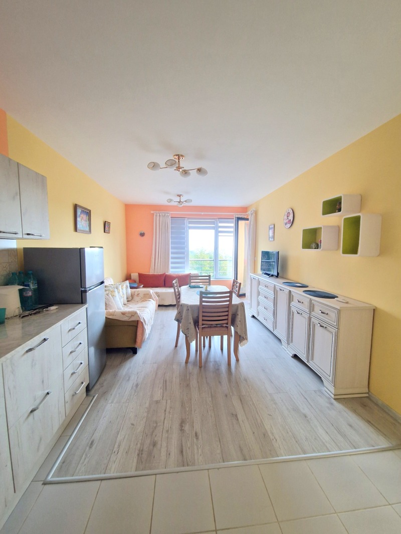 Под наем 2-СТАЕН, град Варна, к.к. Св.Св. Константин и Елена • 1000 лв. / 511.29 € • 56482877 1 — Holmes.bg Под наем 2-СТАЕН, град Варна, к.к. Св.Св. Константин и Елена • 1000 лв. / 511.29 € • 56482877 1