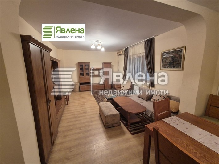 Под наем КЪЩА, област София, гр. Костинброд • 600 € / 1173.50 лв. • 95026151 1 — Holmes.bg Под наем КЪЩА, област София, гр. Костинброд • 600 € / 1173.50 лв. • 95026151 1